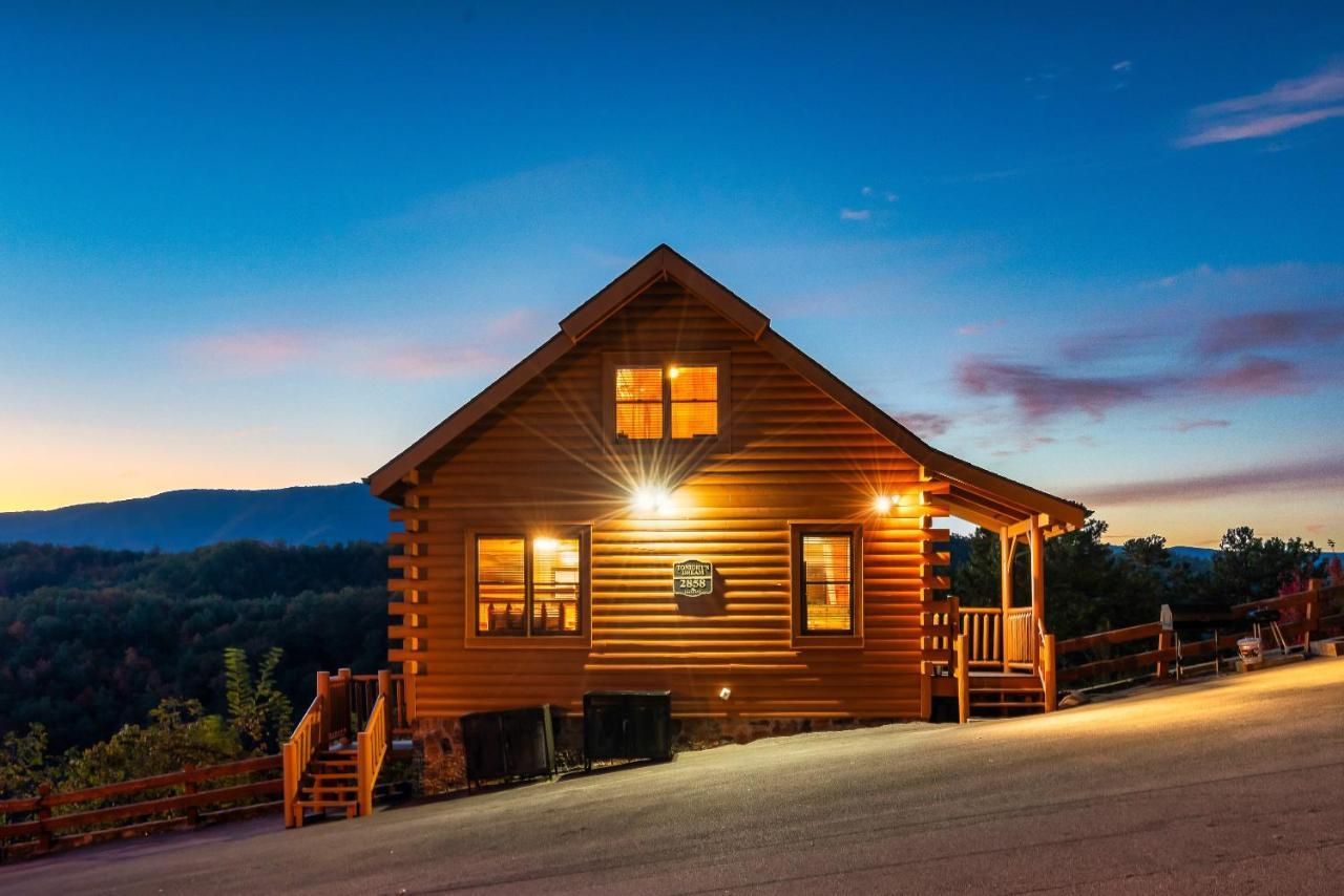 Epic Mountain Views, Hot Tub, Game Room, Sleeps 10 Sevierville Exterior photo