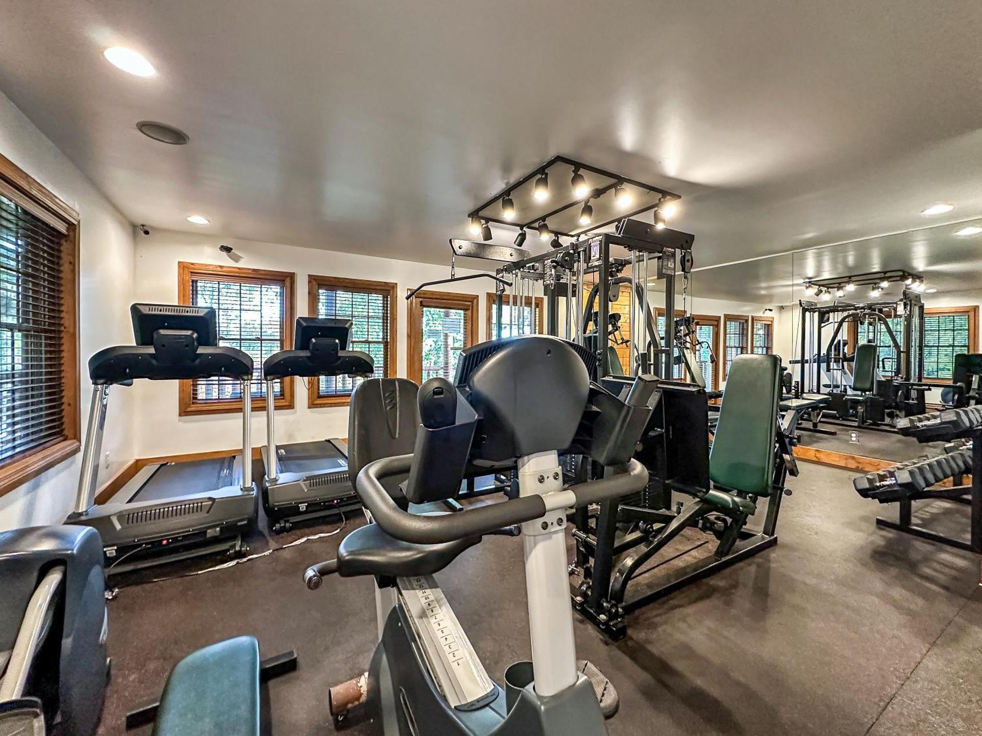 Epic Mountain Views, Hot Tub, Game Room, Sleeps 10 Sevierville Exterior photo