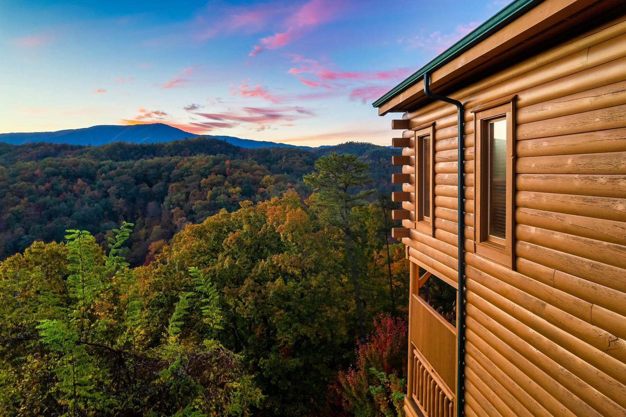 Epic Mountain Views, Hot Tub, Game Room, Sleeps 10 Sevierville Exterior photo