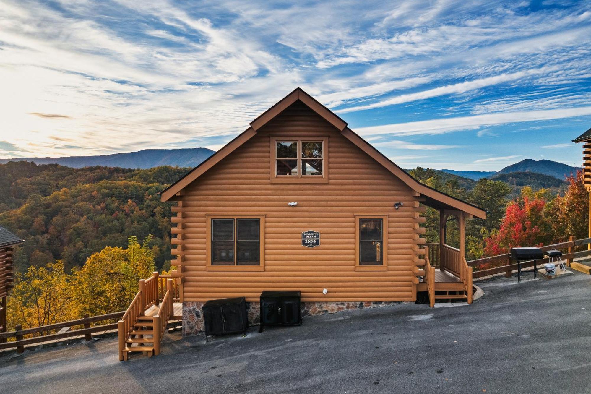 Epic Mountain Views, Hot Tub, Game Room, Sleeps 10 Sevierville Exterior photo