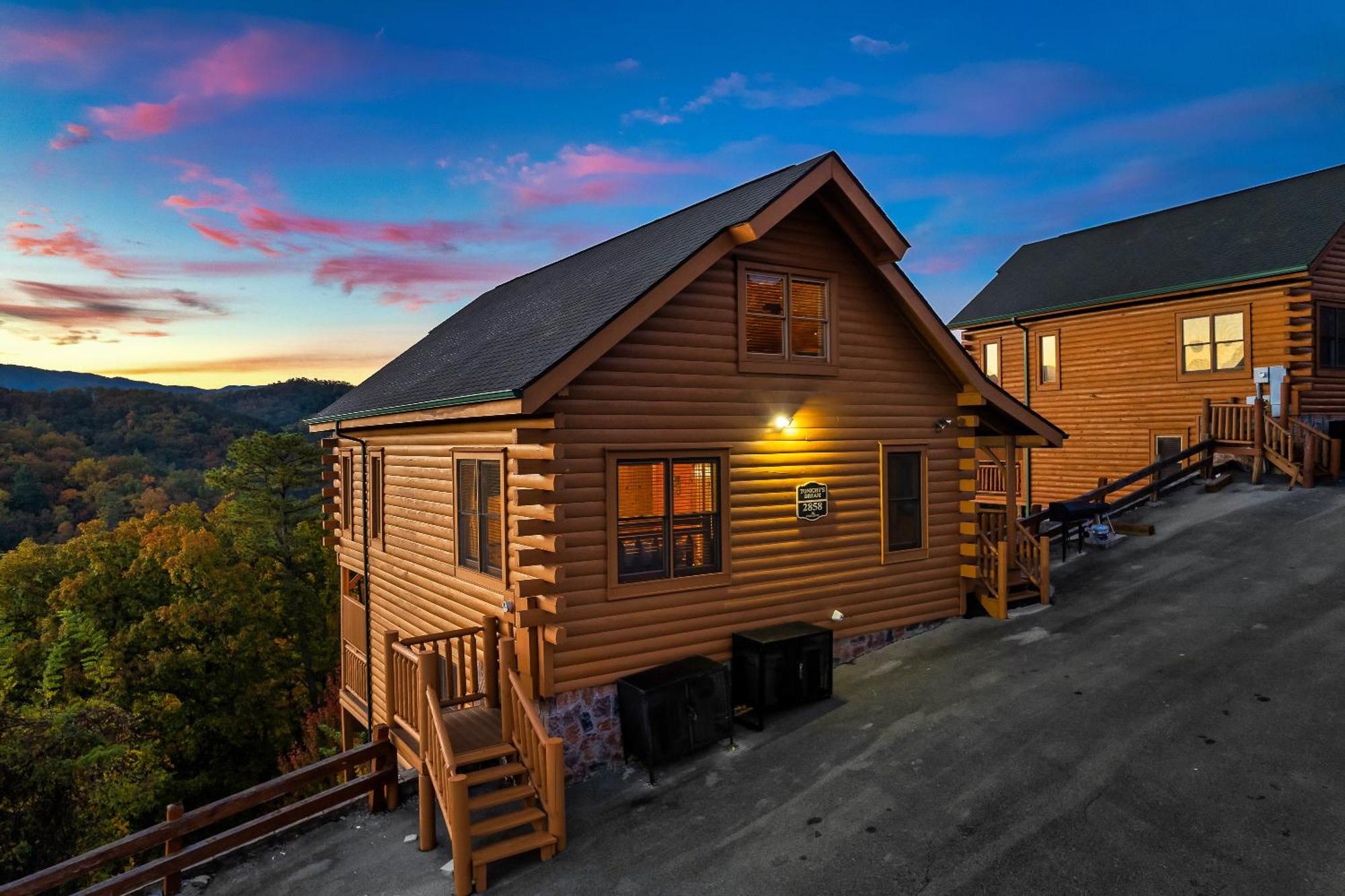 Epic Mountain Views, Hot Tub, Game Room, Sleeps 10 Sevierville Exterior photo
